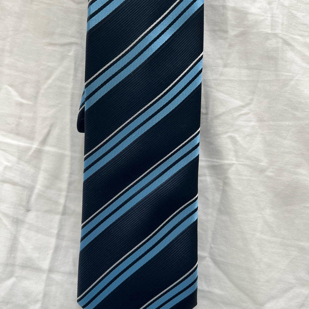 Elegant Striped Italian Design Men's Tie